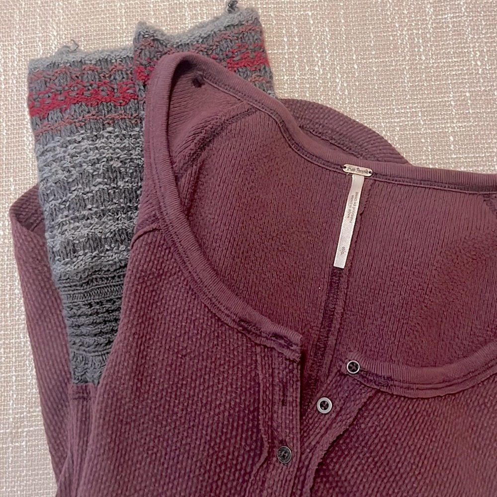 Size S Free People Thermal w/Sleeve Detail